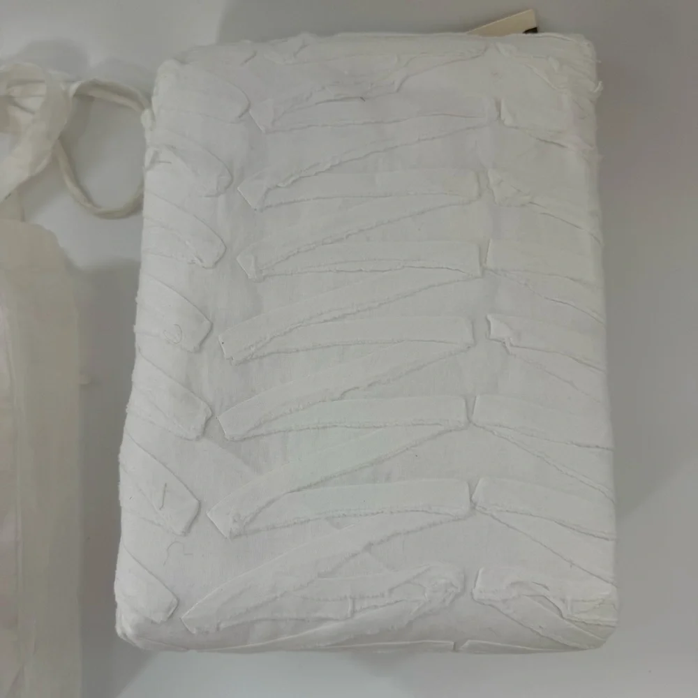 NWT Anthropologie Ruffled Collection White Full Size ( 86